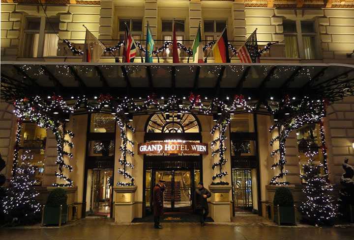 Grand Hotel Wien Entrance