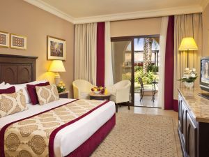 Miramar Al Aqah Hotel Bedroom
